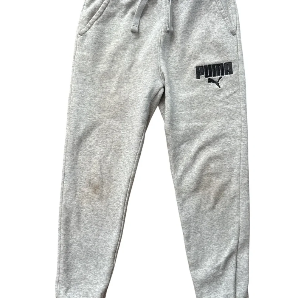 Puma Youth‎ Boys/Unisex Gray Jogger Style Sweat Pants Size Medium Logo